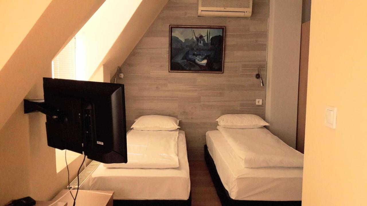 Rio Family Hotel Blagoevgrad Esterno foto