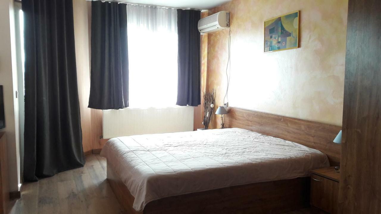 Rio Family Hotel Blagoevgrad Esterno foto