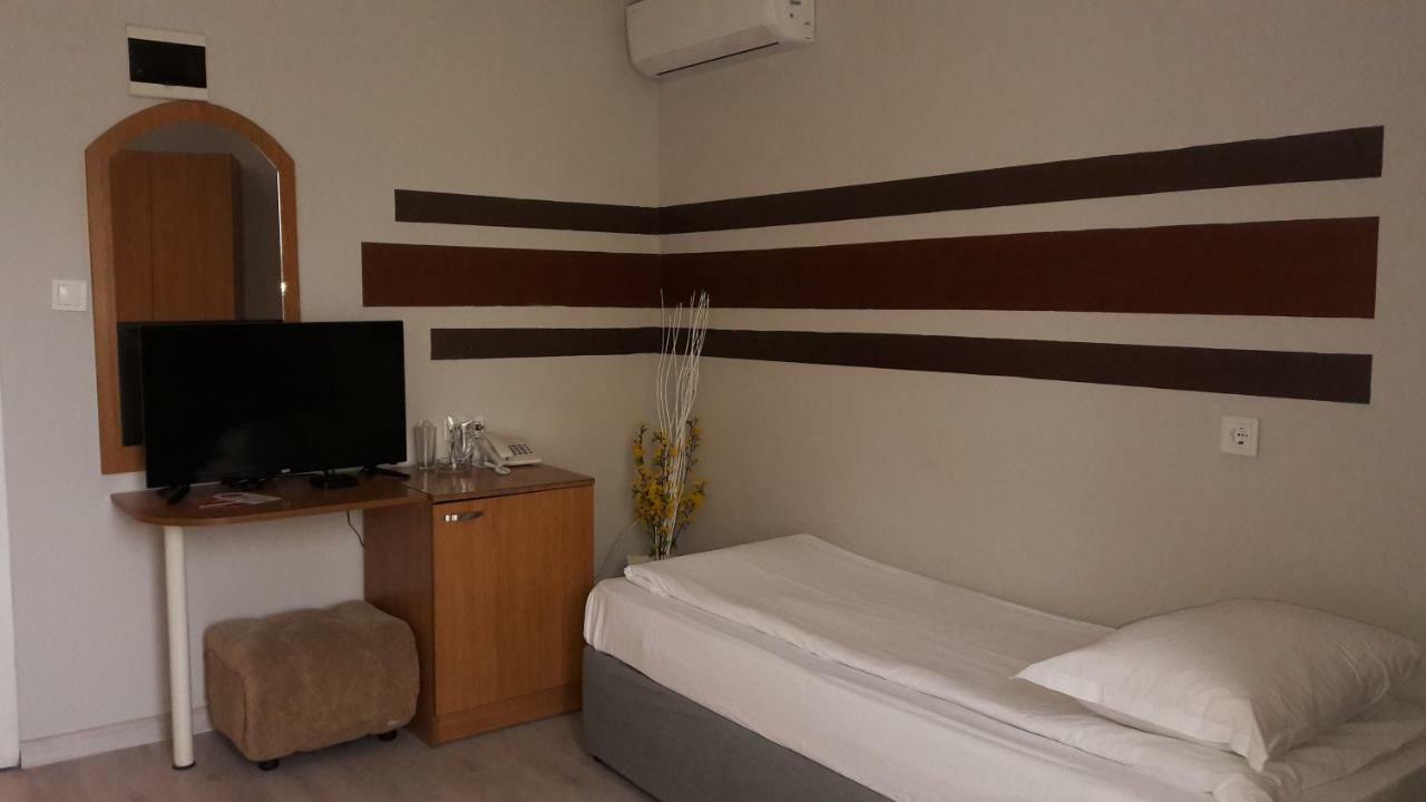 Rio Family Hotel Blagoevgrad Esterno foto