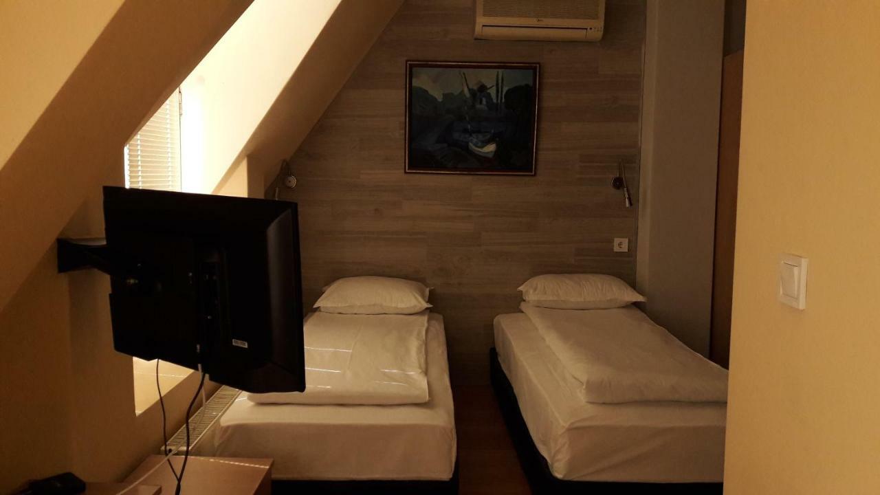 Rio Family Hotel Blagoevgrad Esterno foto